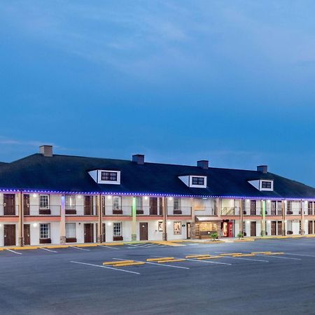 Baymont By Wyndham Commerce Ga Near Tanger Outlets Mall Buitenkant foto