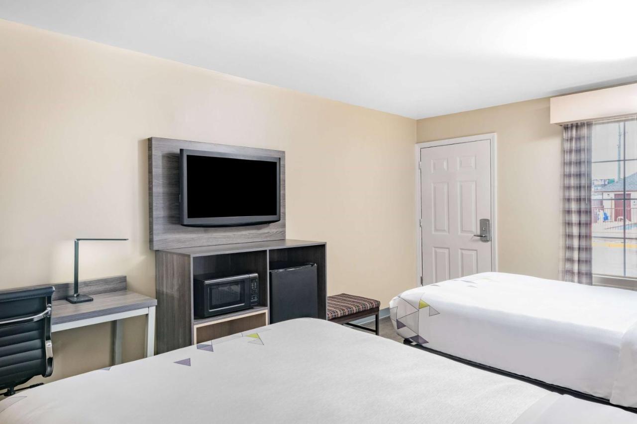 Baymont By Wyndham Commerce Ga Near Tanger Outlets Mall Buitenkant foto