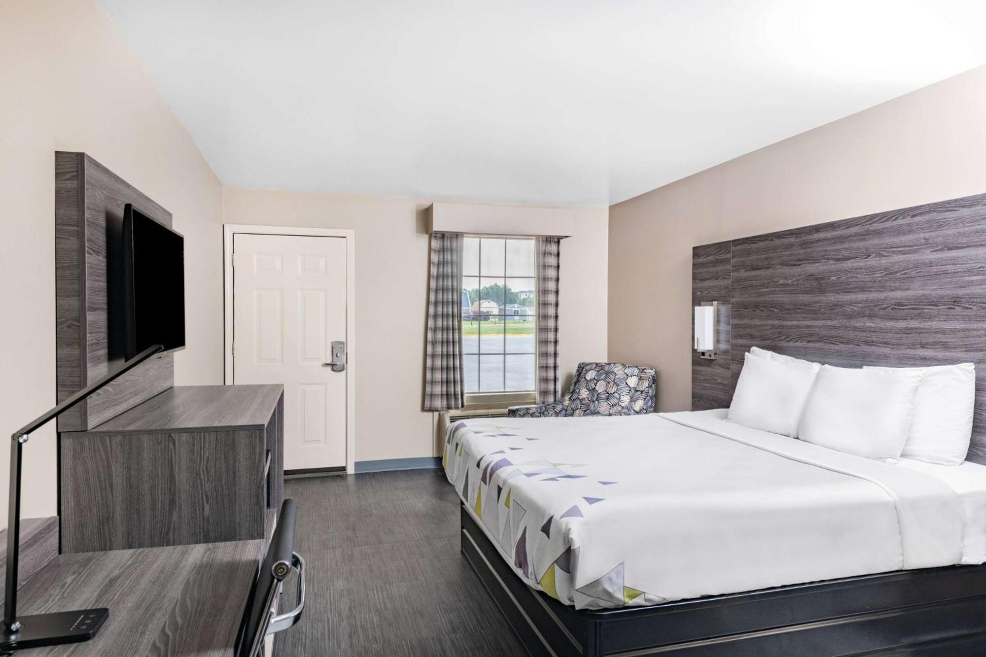 Baymont By Wyndham Commerce Ga Near Tanger Outlets Mall Buitenkant foto