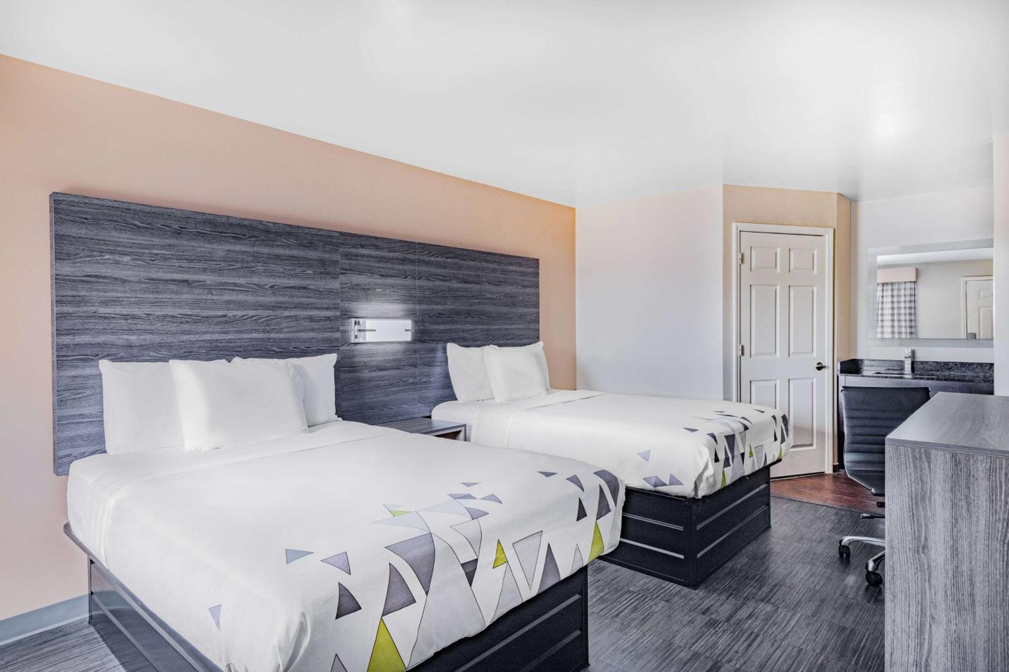 Baymont By Wyndham Commerce Ga Near Tanger Outlets Mall Buitenkant foto
