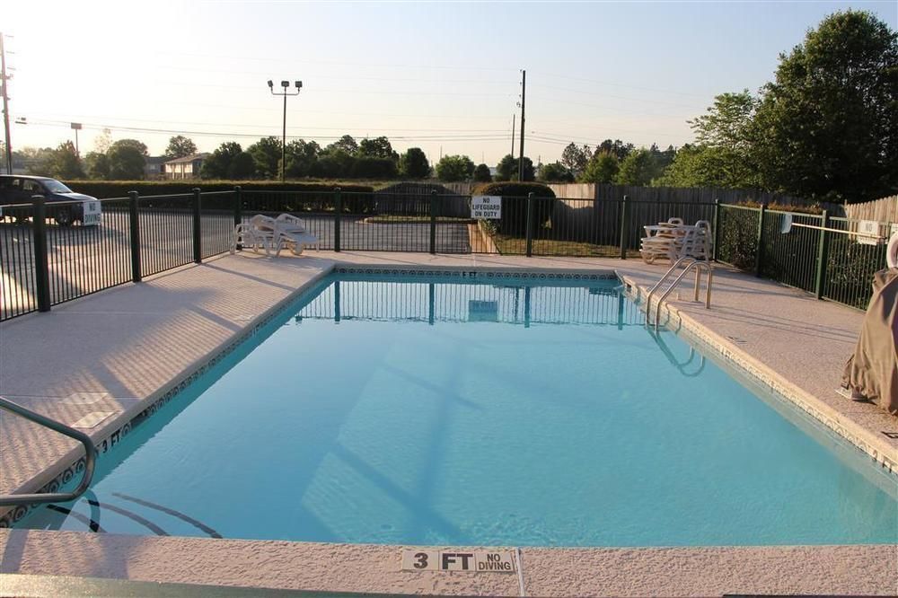 Baymont By Wyndham Commerce Ga Near Tanger Outlets Mall Buitenkant foto
